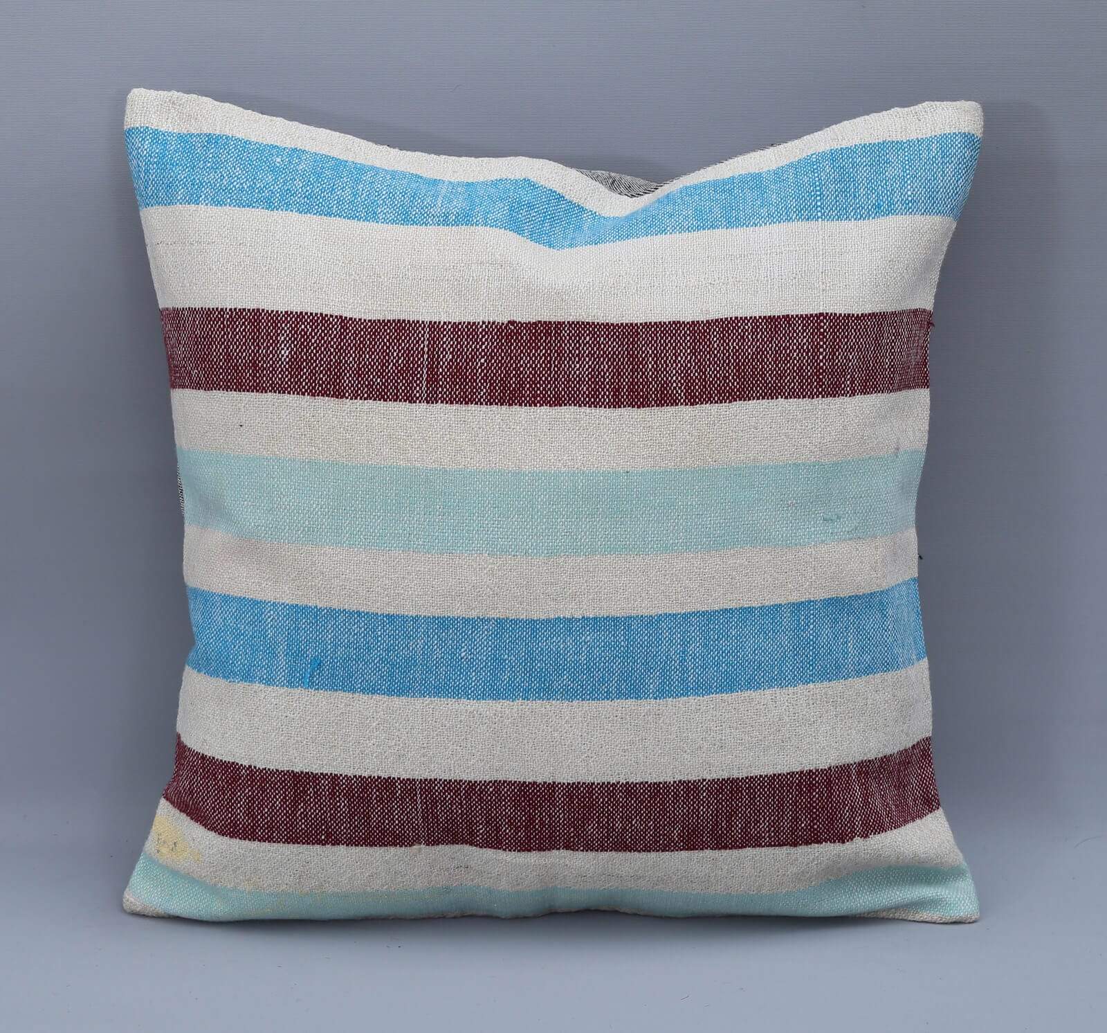 RC 27269 1 BEIGE PILLOWS